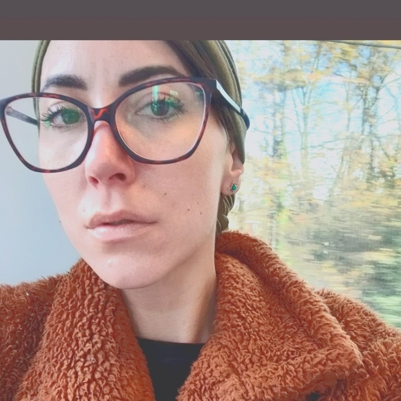 Meet your Posher, Jess - Picture 1 of 5